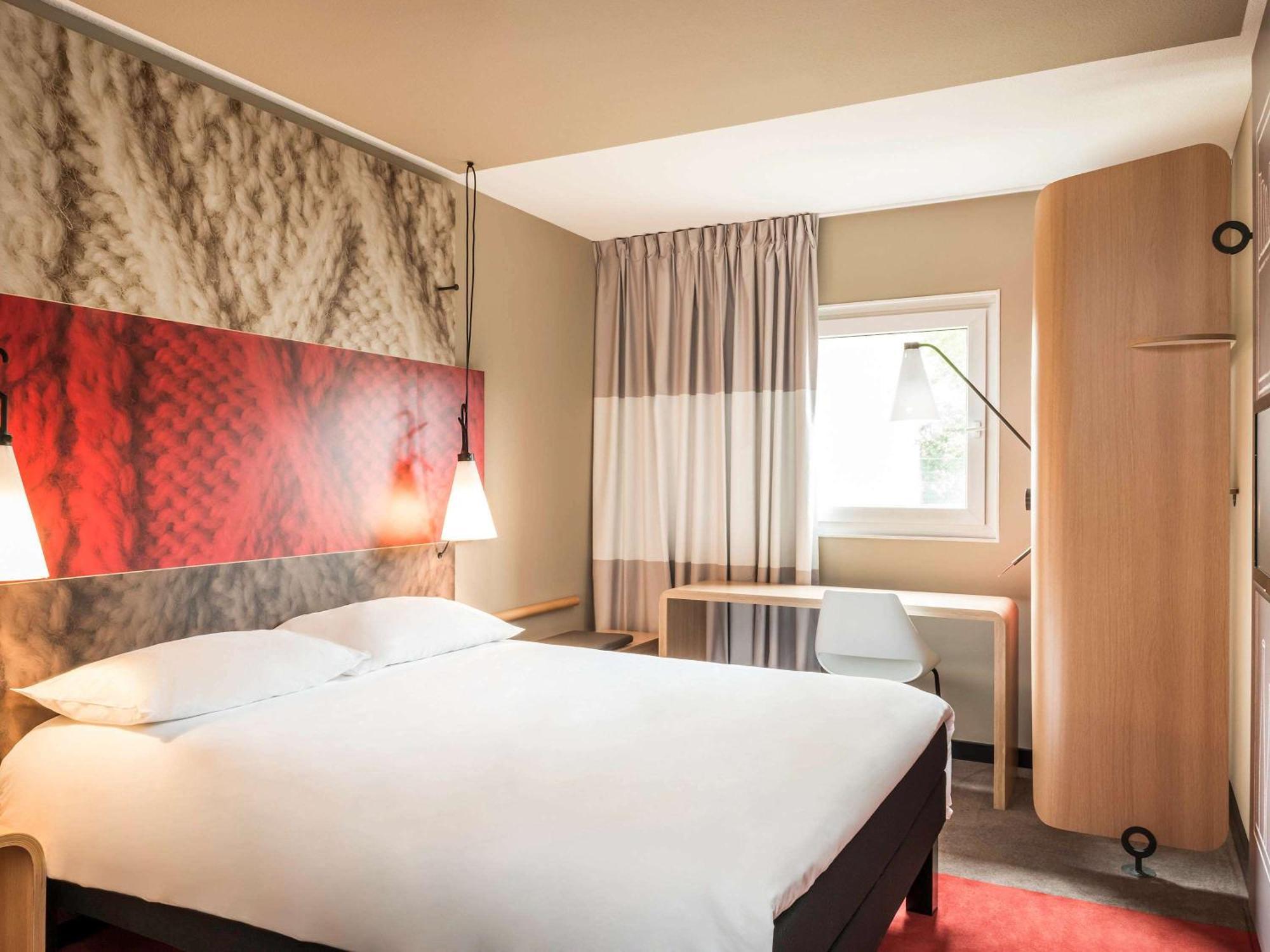 Standard Queen Room