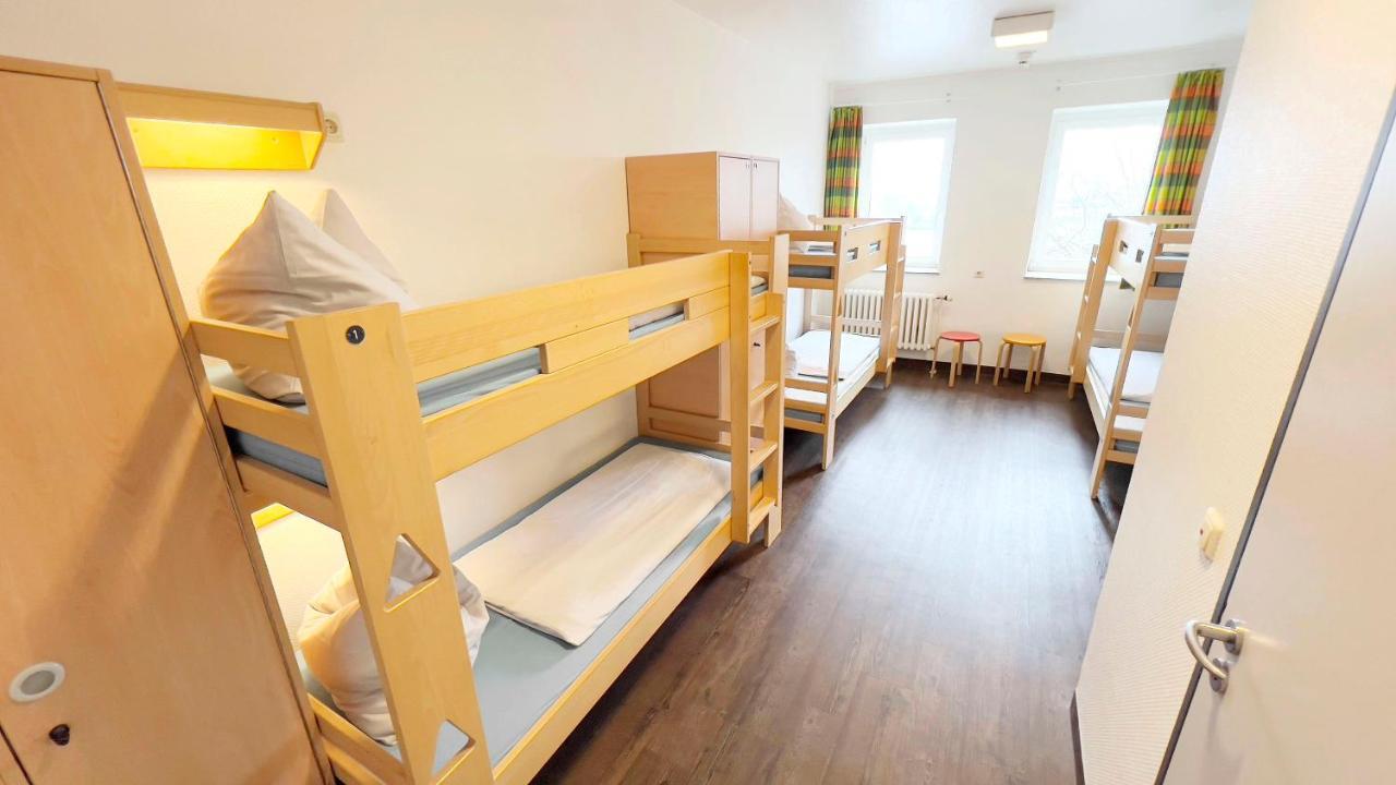 Bed 6-Bed Mixed Dormitory Room only guests 18
