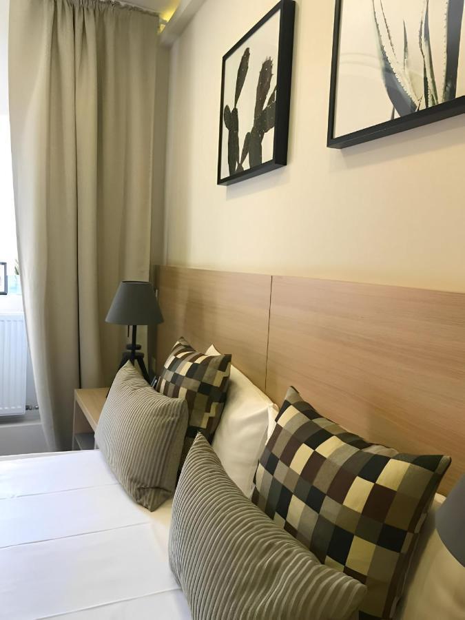 Standard Double Room,1427560981:JPEG