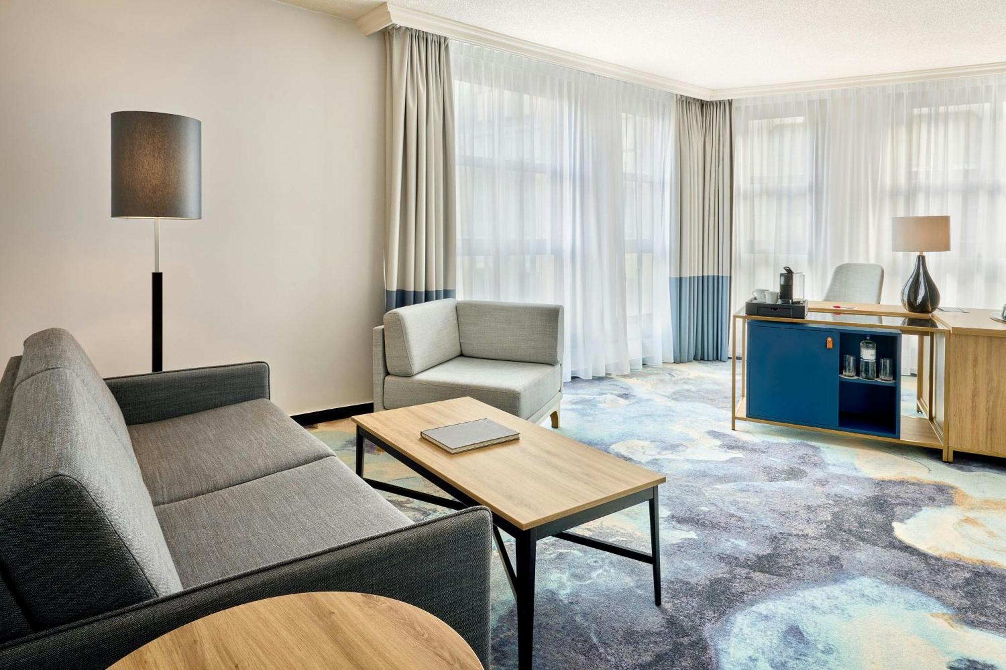 Studio Suite Executive lounge access Larger Studio Sofa bed,1641011903:JPEG