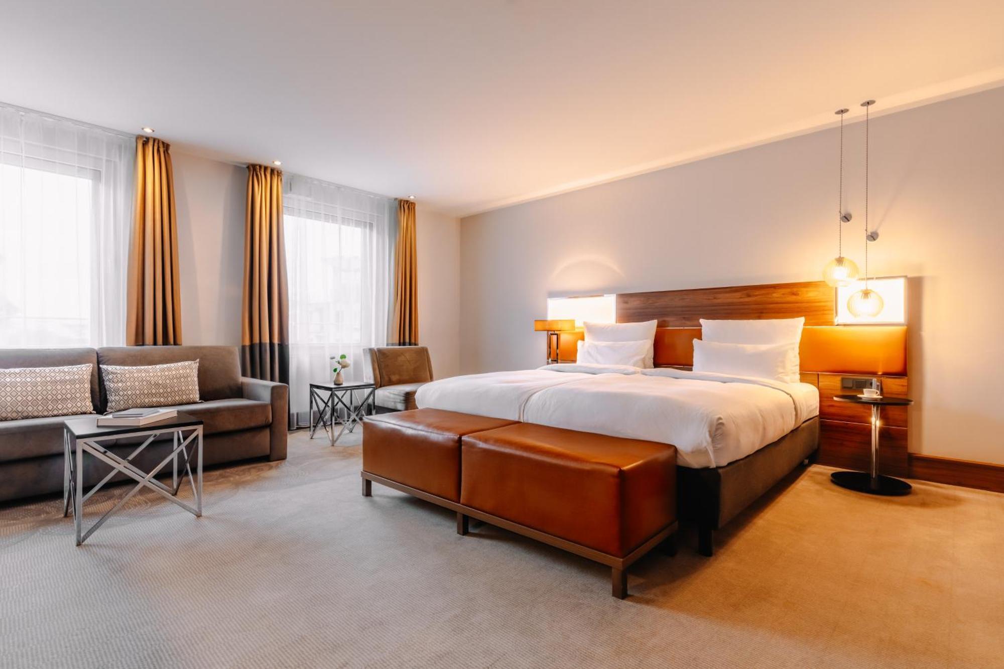 King Extra Large Room or Family Room