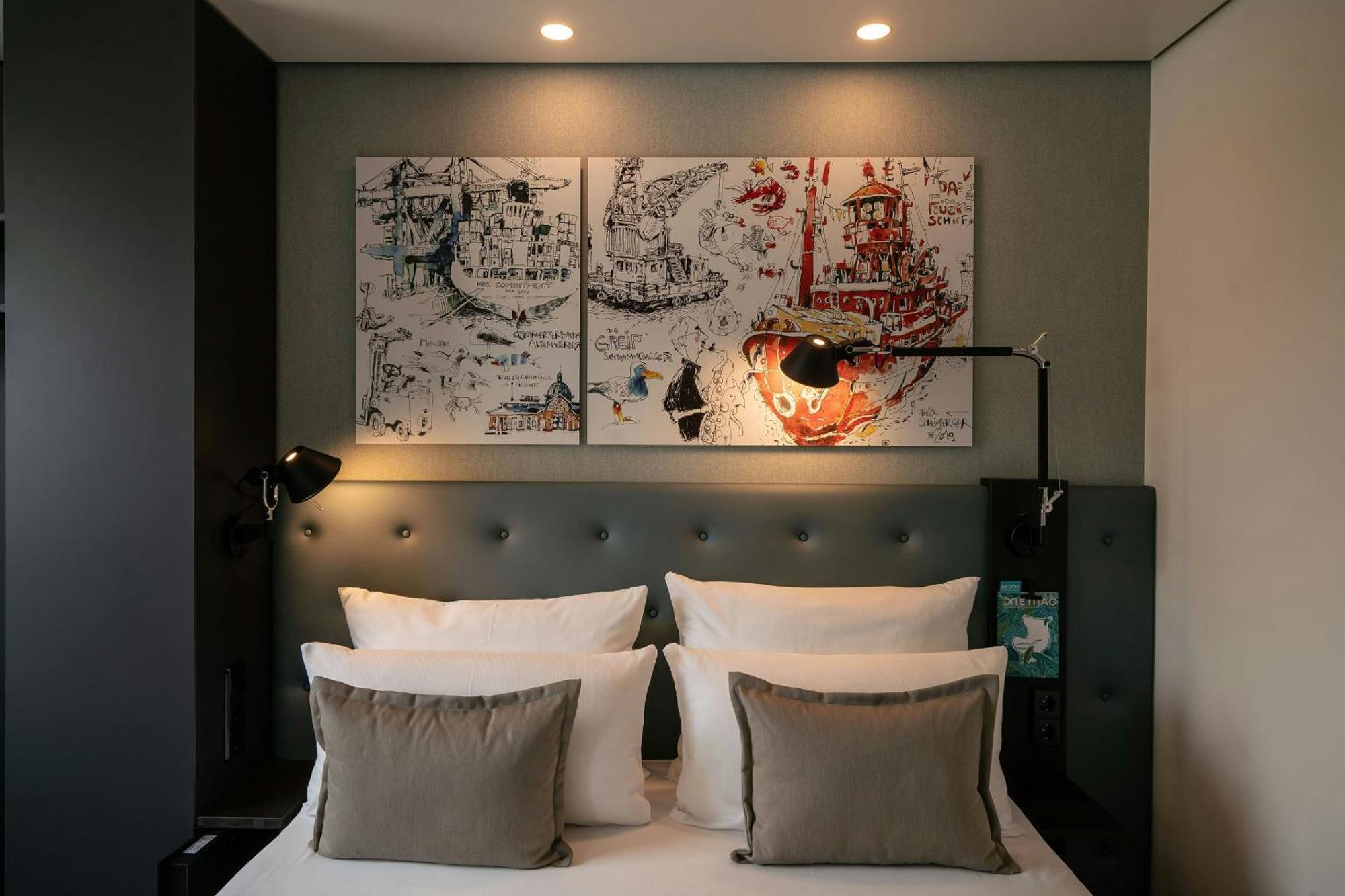 Room Queen Size Bed