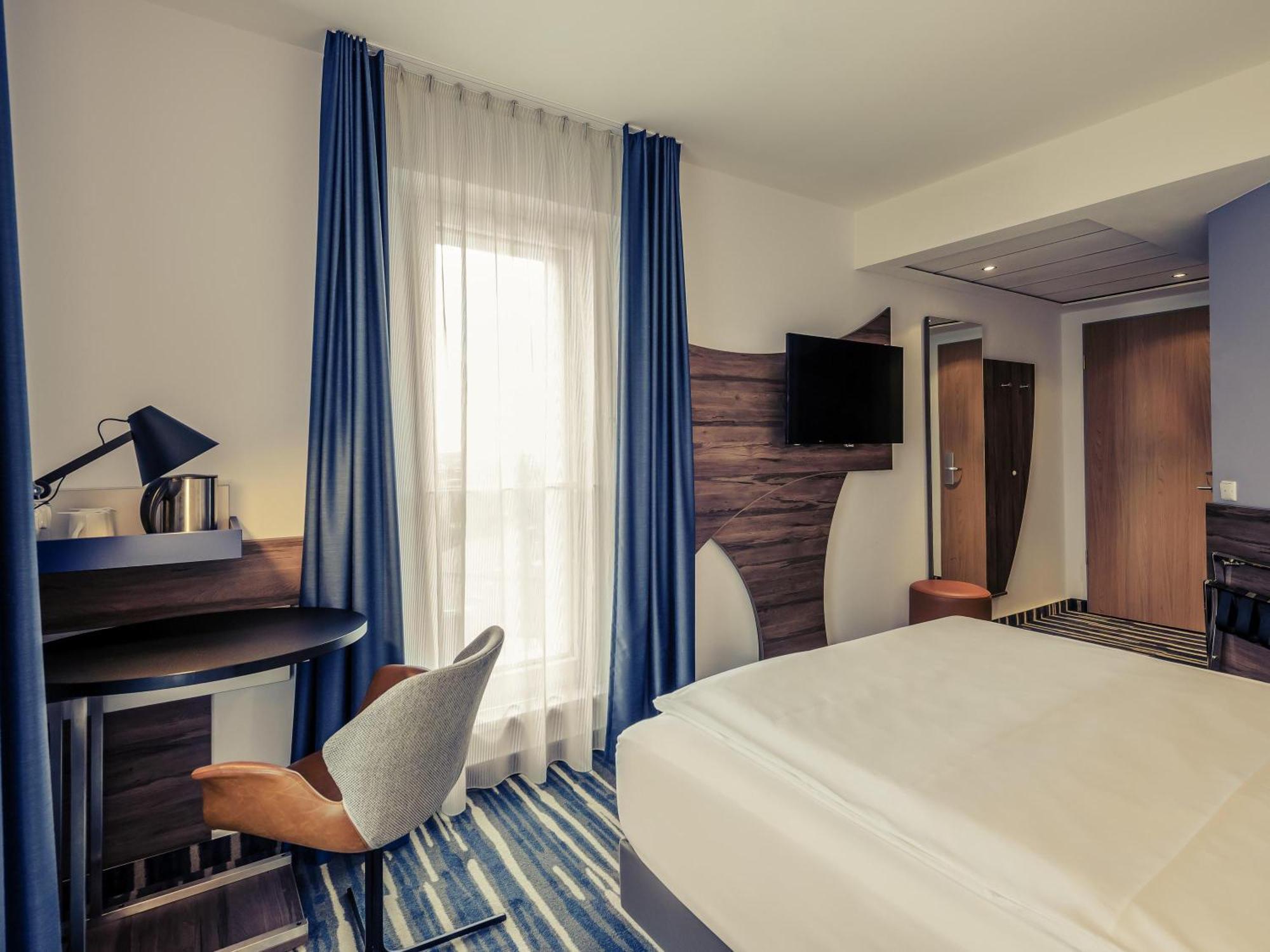 Standard Queen Room