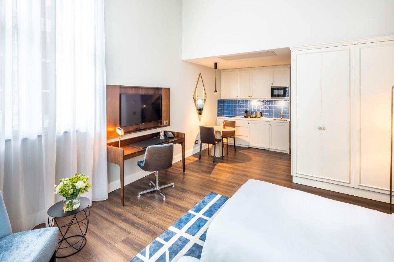 Twin Executive Suite