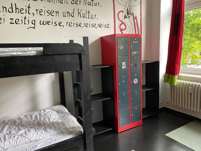 Bed 8-Bed Dormitory Room