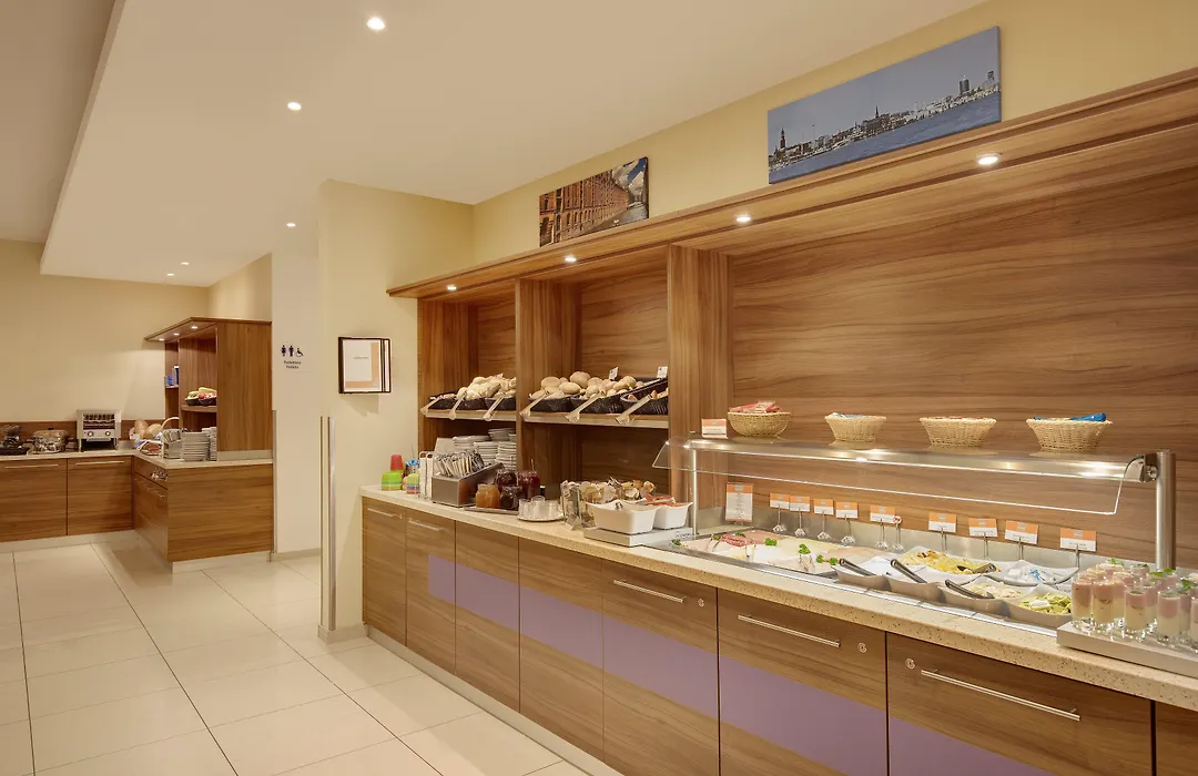 Premier Inn Hamburg City Alster-1