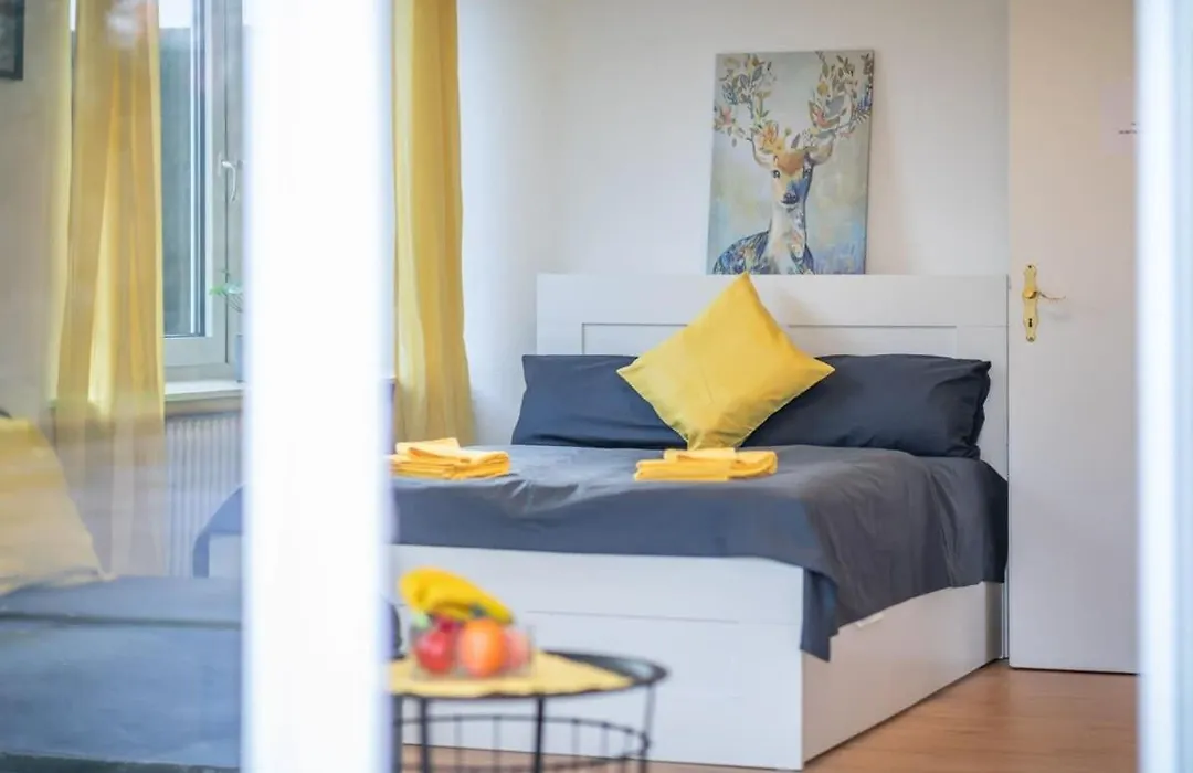 Beautiful 2 Bedroom Apartment Incl Parking-1