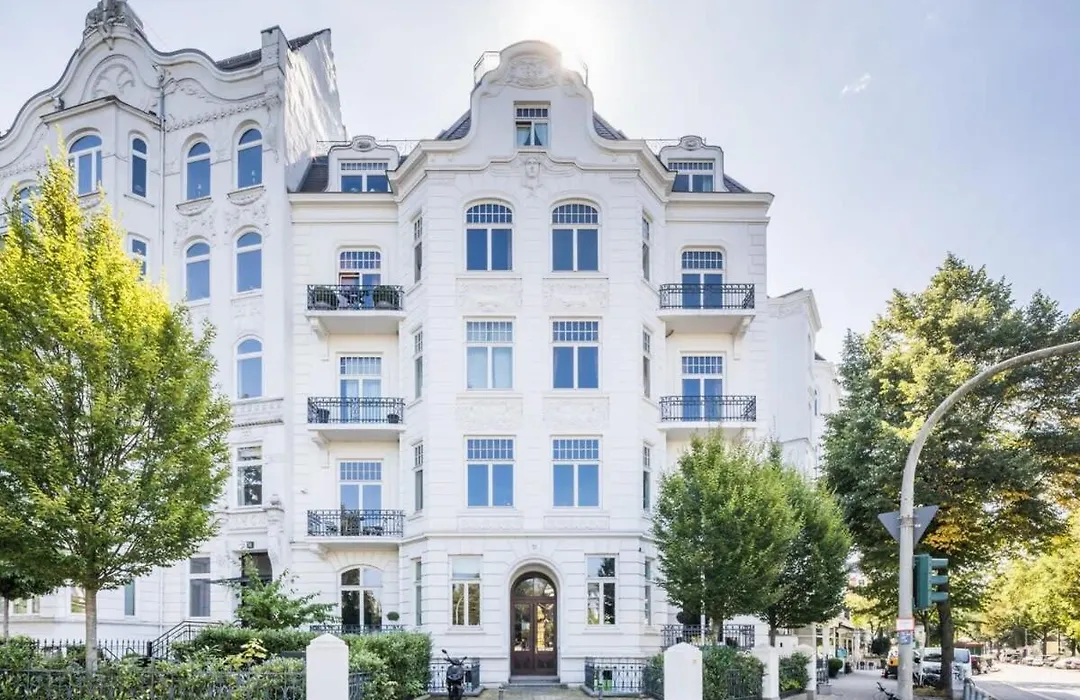 Charming Apartment In Prime Location-1