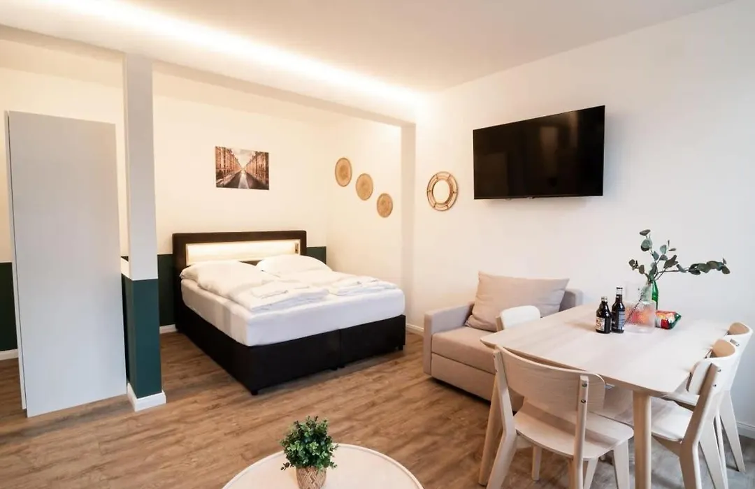 Hamburg - Cosy Apartment For 5-1
