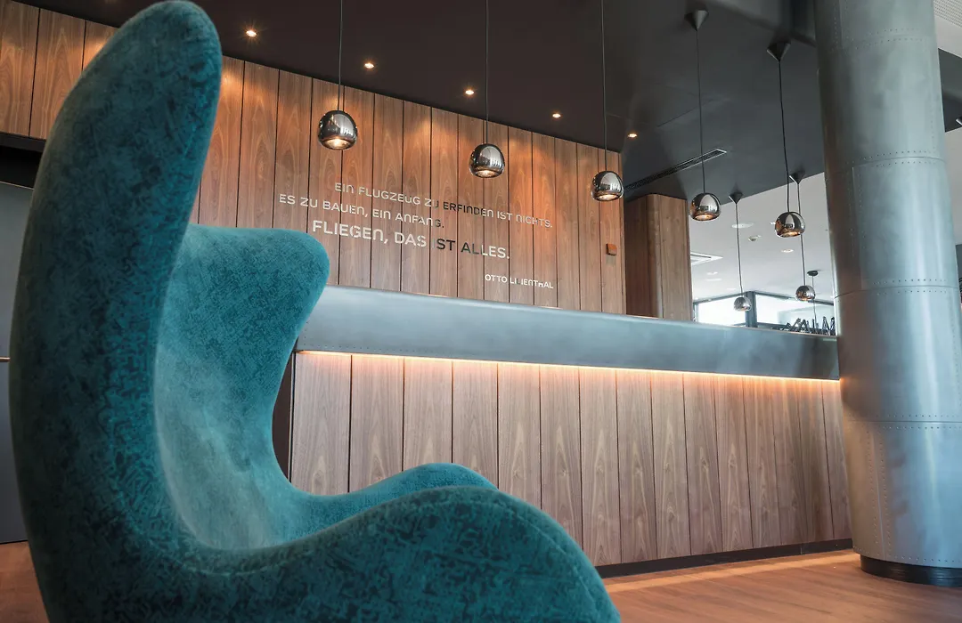 Motel One Hamburg Airport-1
