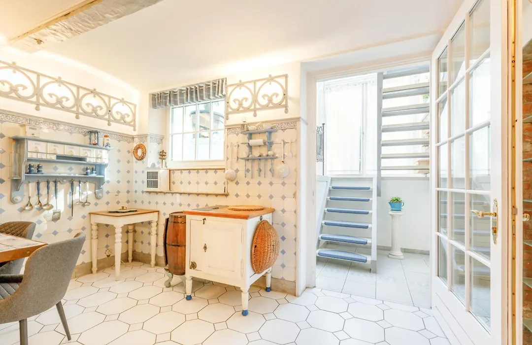 Soiree Villa Near Alster With Garden And Party Room-1