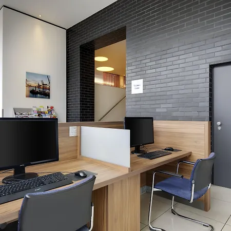 Premier Inn Hamburg City Alster-3