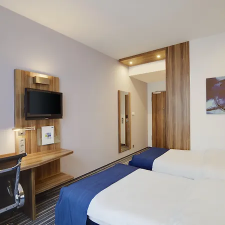 Premier Inn Hamburg City Alster-2
