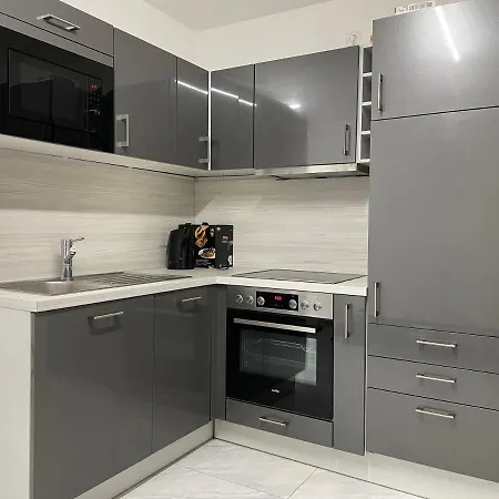Fully Equipped Apartment 3 Rooms 5 Bed-2