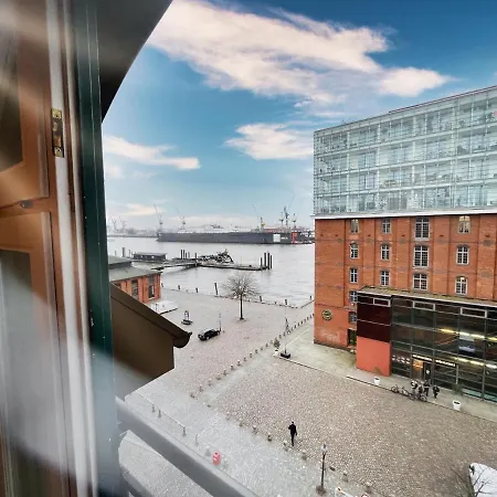 LOFT-Panoramablick-HAFEN&ELBE!-3