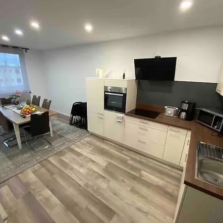 Apartment City Süd- 5 Zimmer_15 Personen _ Komplett_eingerichtet-3