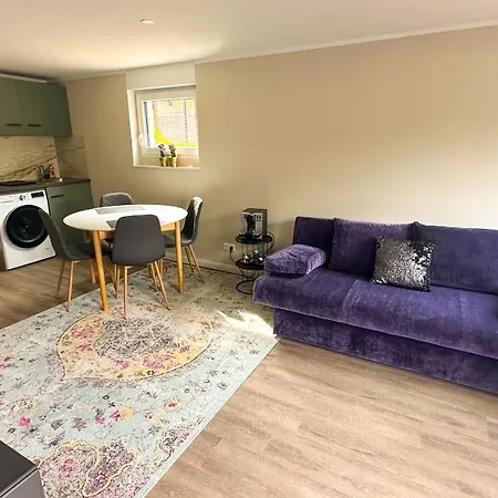 Souterrain - Privatwohnung mit Schlafzimmer im Einfamilienhaus-3