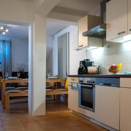 Spacious Apartment In Urban Location-3