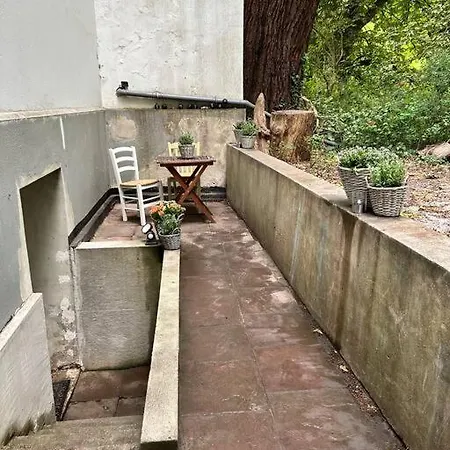 Historische Wohnung am Jenischpark-3