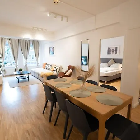 Hamburg City Center Apartment-3