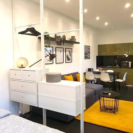 Cosy Studio With Private Parking-3