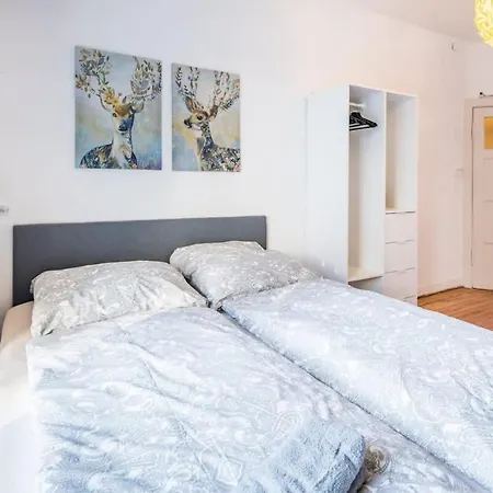 Cosy 2-Room Apartment In Urban Location-2