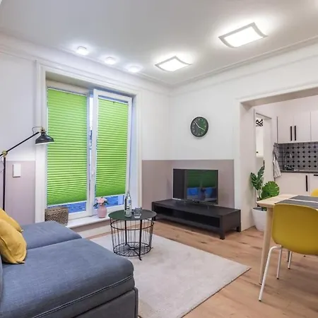 Charming Apartment In Prime Location-2