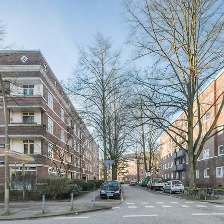 Spacious Two Br Close To Stadtpark And Street Parking-3