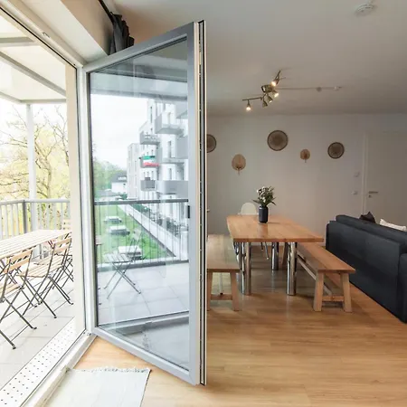 Central Apartment 4 Bedrooms For Up To 12 Guests-2