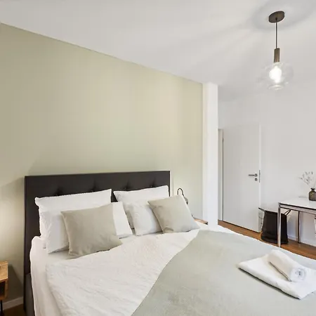 Apartment Kranich mit 3 Zimmern, top Infrastrukturlage HH Langenhorn, nähe Airport, Boxspringbetten und Arbeitsplätzen mit Glasfaser WLAN-3