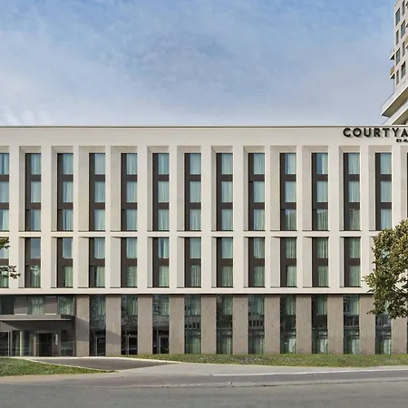 Courtyard By Marriott Hamburg City-3