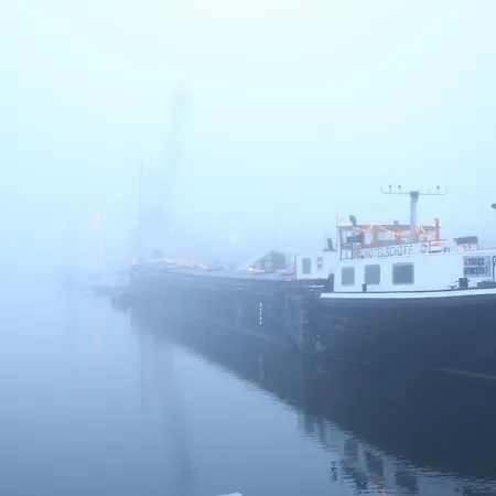 Schiffshotel Schlafen im Hafen-3