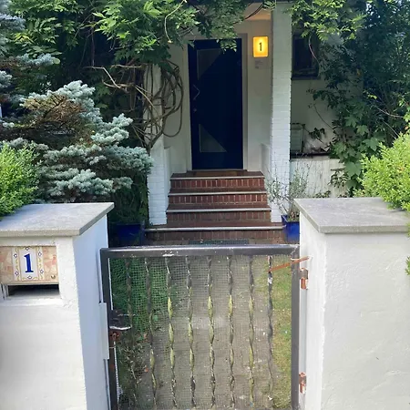 Privatzimmer am Volkspark - Nähe Arenen und Trabrennbahn-2