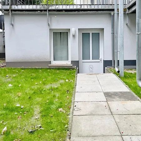 Gemütliches 2 Zimmer Ambient Apartment mit Queensize-Bett , Etagenbett& Schlafsofa in Alsternähe-2