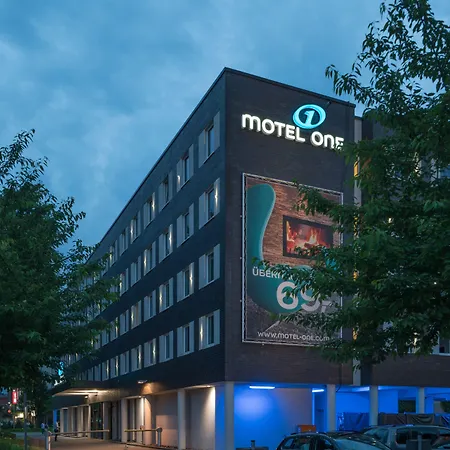 Motel One Hamburg Airport-2