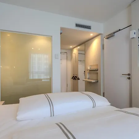 Premier Inn Hamburg City Berliner Tor-3