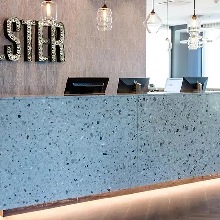 Motel One Hamburg-Alster-2