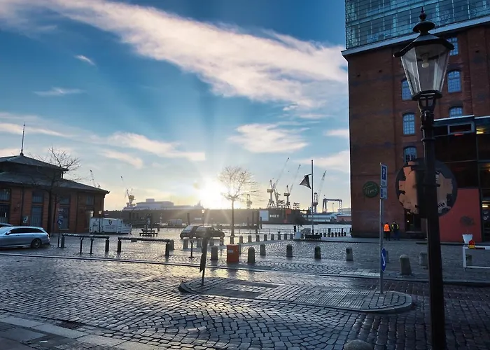 LOFT-Panoramablick-HAFEN&ELBE!