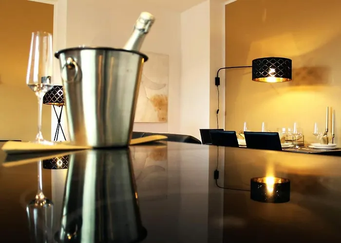 LUXUS APARTMENT Im MARCO POLO TOWER - HAFENCITY!
