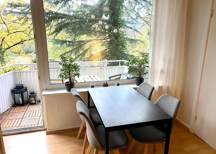 Schoene 2 Zimmer Wohnung Im Zentrum s
