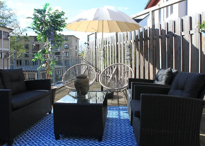 R B Hamburg Family - 108 Qm Mit Dachterrasse - Badewanne&Dusche - Kostenloses Parken - 2 Schlafzimmer