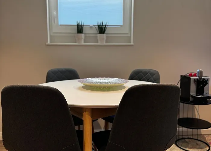 Souterrain - Privatwohnung mit Schlafzimmer im Einfamilienhaus
