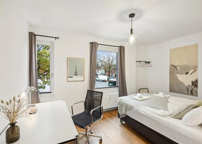 Apartment Kranich mit 3 Zimmern, top Infrastrukturlage HH Langenhorn, nähe Airport, Boxspringbetten und Arbeitsplätzen mit Glasfaser WLAN