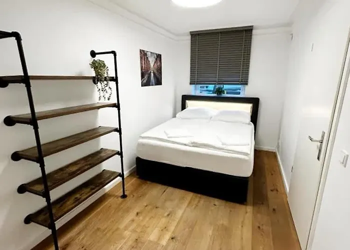 Spacious Apartment For 12 In Hamburg, Deutschland