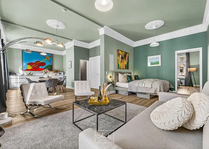 Art Apartments